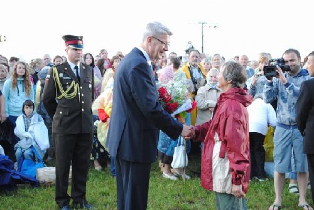 Atvadu balle Likteņdārzā