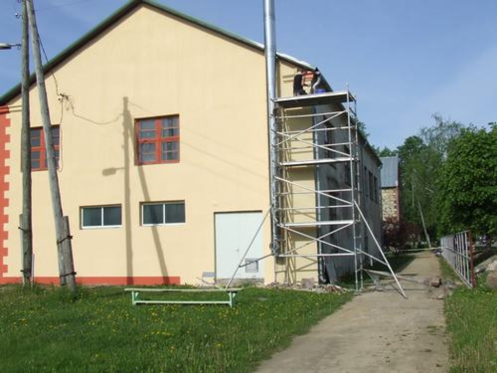 Atjauno fasādi un iekštelpas