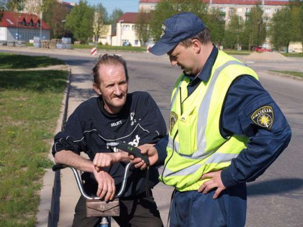 Vienā dienā aiztur četrus iereibušus velosipēdistus