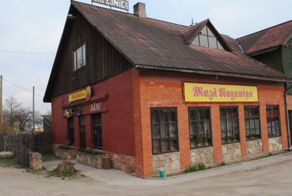 “Retrobārā” saimnieko “Mazā raganiņa”
