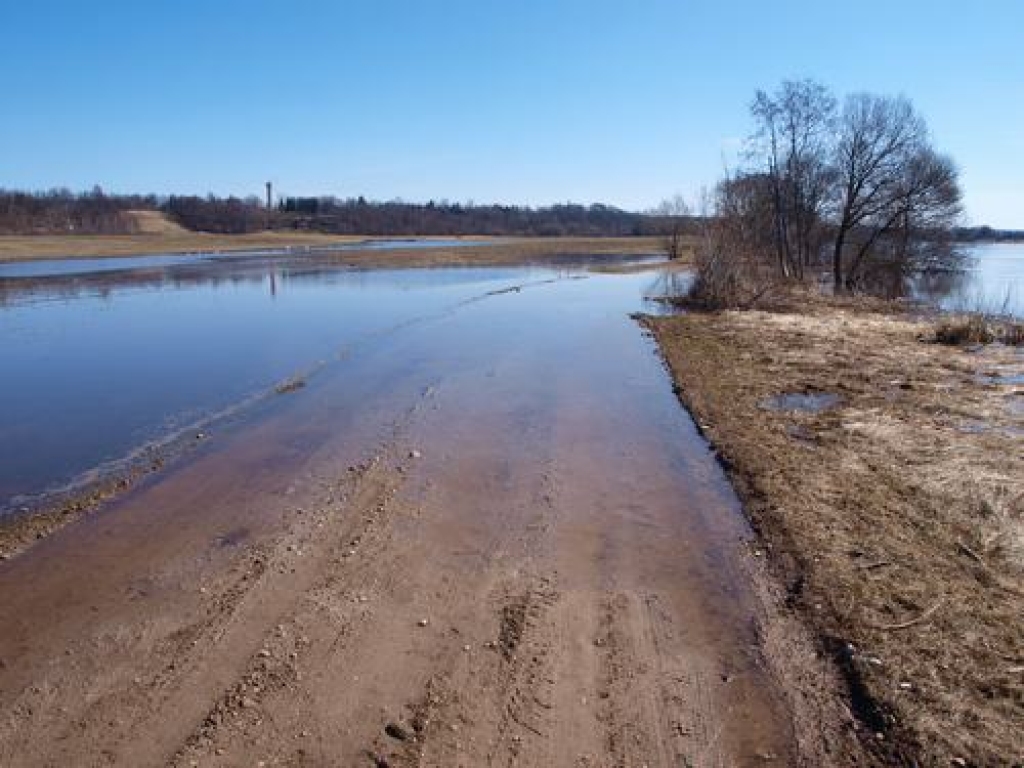 Daugava iziet no krastiem Skrīveros