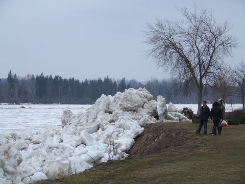 Daugavā pie Pļaviņām ceļas ūdens līmenis