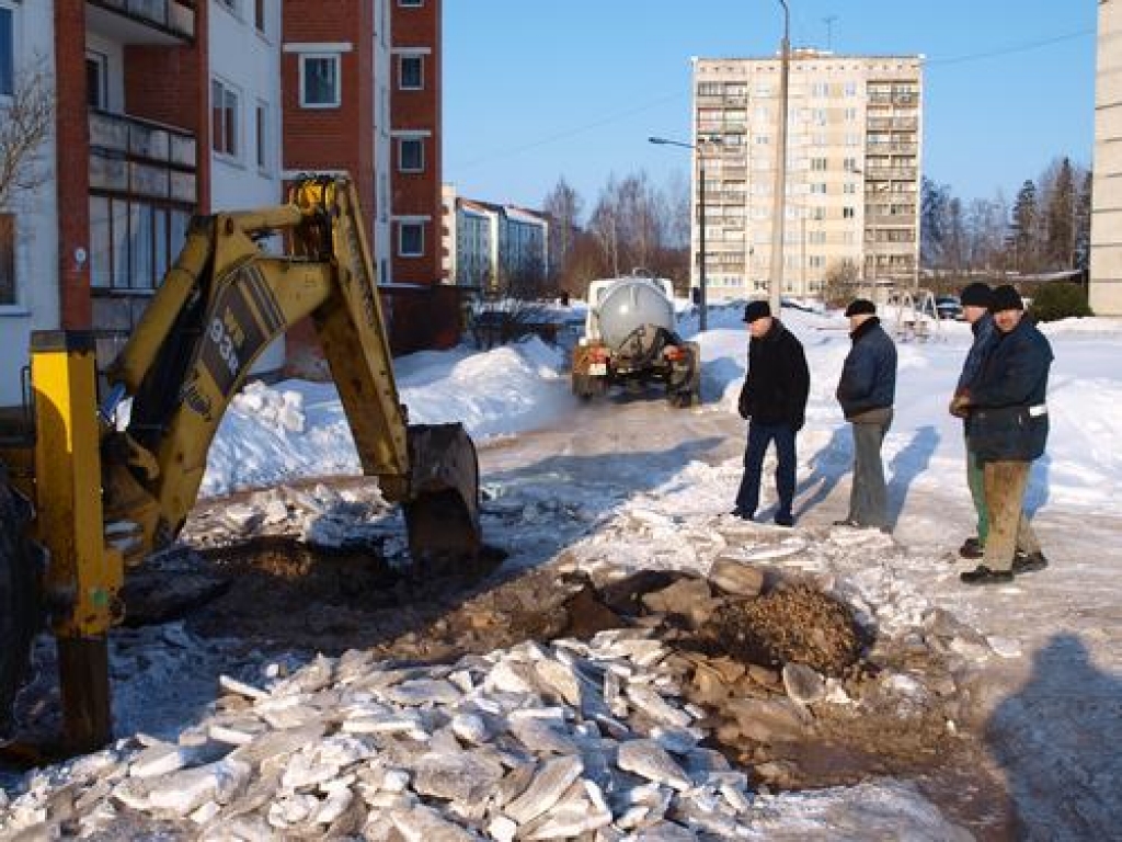 Aizkrauklē bez ūdens piecas mājas