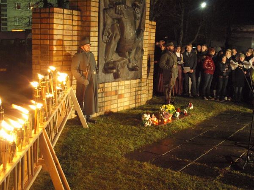 Visā Latvijā ar dažādiem svinīgiem pasākumiem atzīmē Lāčplēša dienu