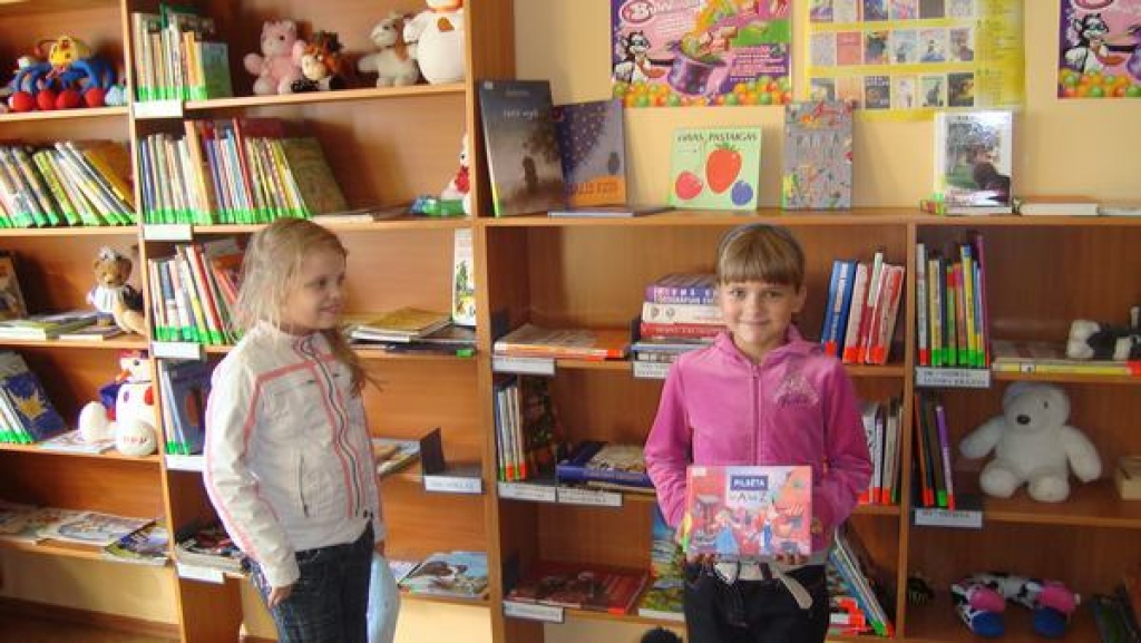 Bebru pagasta bibliotēka saņem dāvinājumu