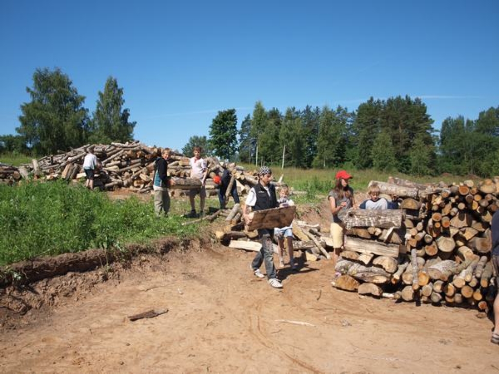 Skolēni pelna brīvpusdienas