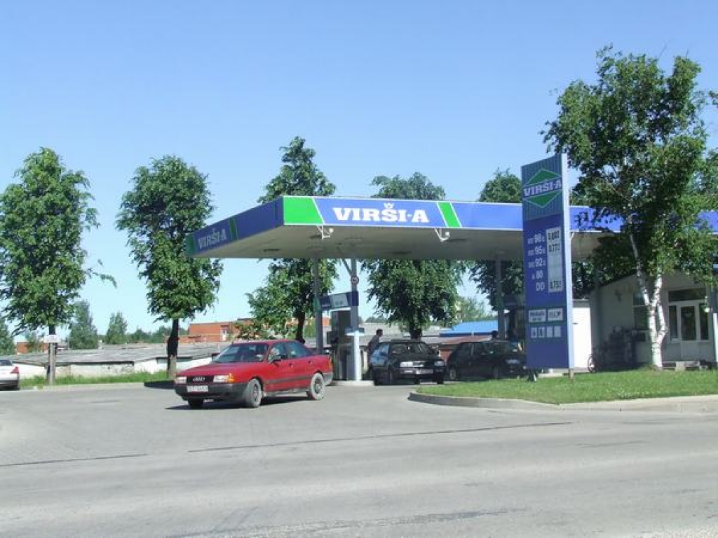 Braucējiem piedāvā karstus pašmāju kārumus