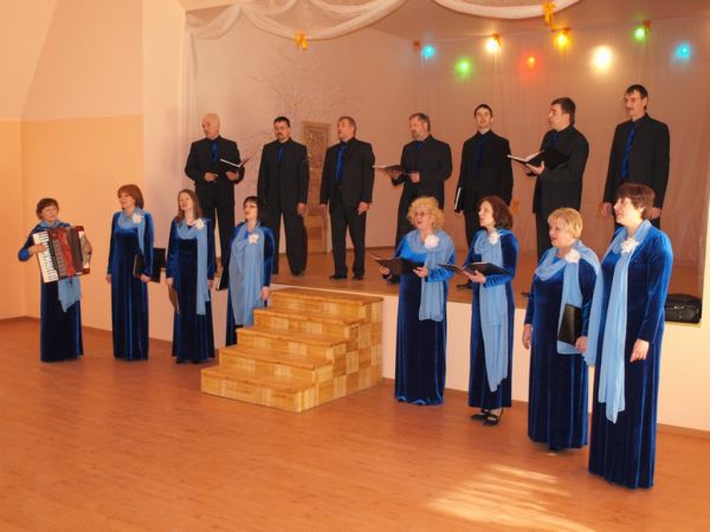 Zalvē atklāj saieta namu