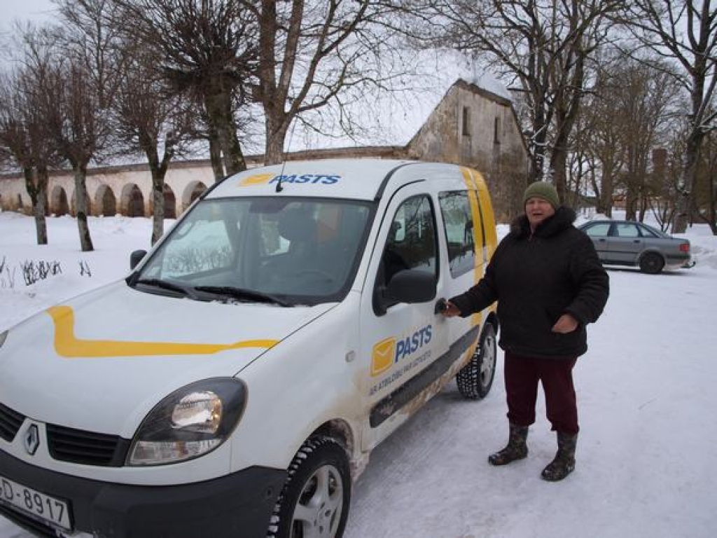 Dienesta automobili nevēlas neviens pastnieks