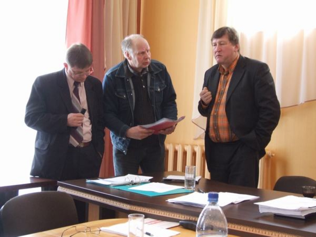 No parādiem atbrīvos tikai mirušos
