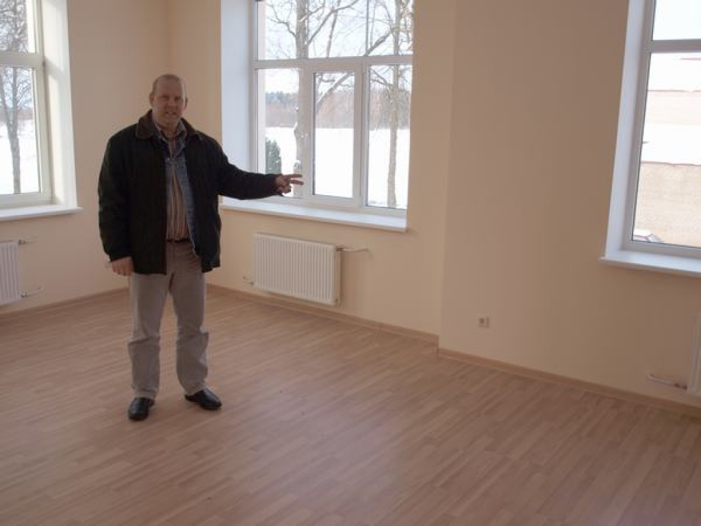 Paši mazākie mācīsies “Baltajā skolā”