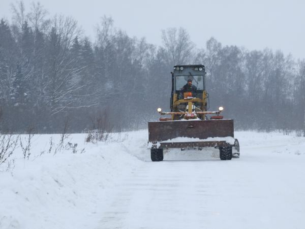 Ceļus tīra, cik spēj