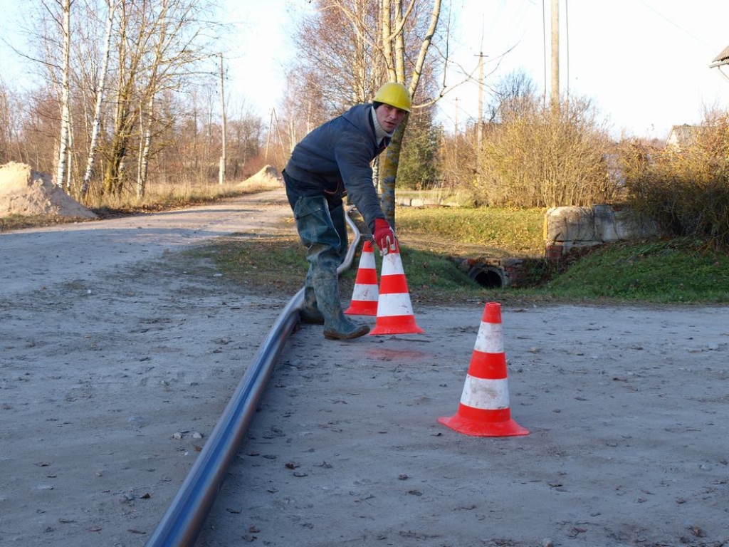 Darbus pārtrauc slapjdraņķis