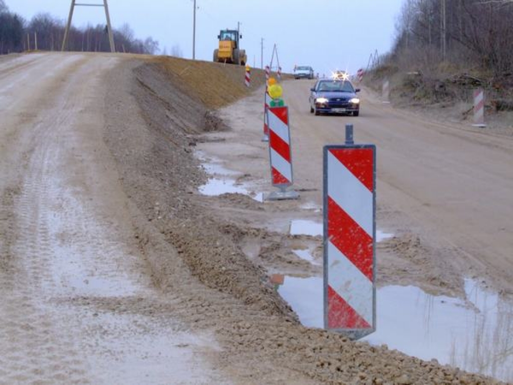 Uz ziemu darbus pārtrauks