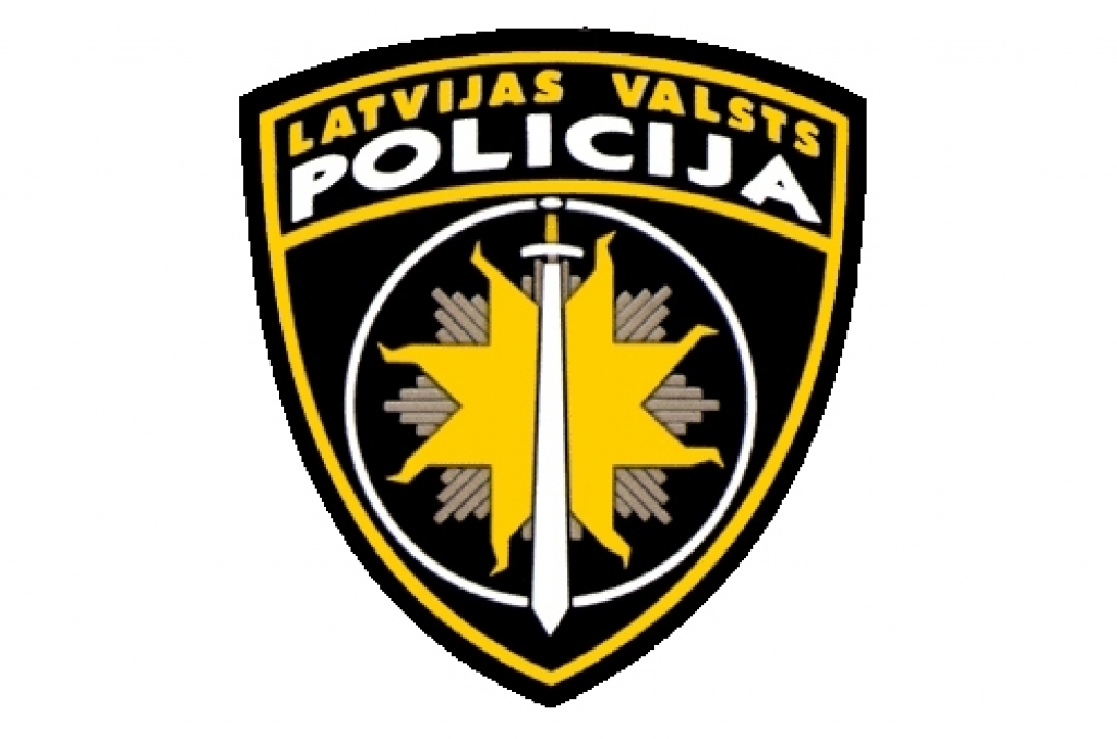 Apbalvo labākos policistus