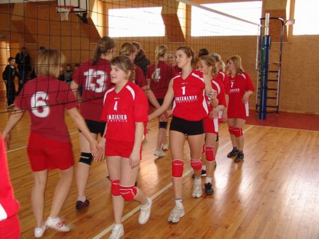 Volejbolā uzvar mazzalvietes