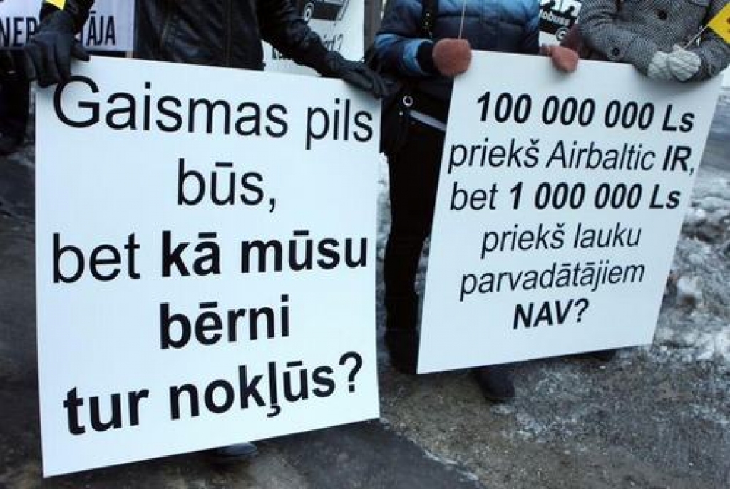 Arī aizkrauklieši protestē Rīgā