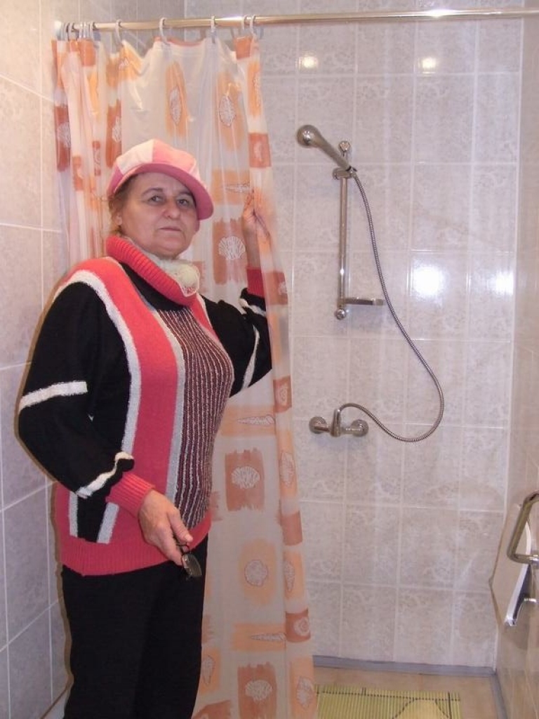 Neretā atver dušas telpu