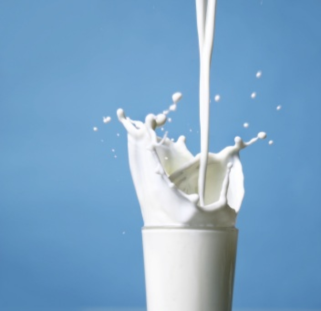 Piensaimniekiem atļauj pārdot vairāk piena