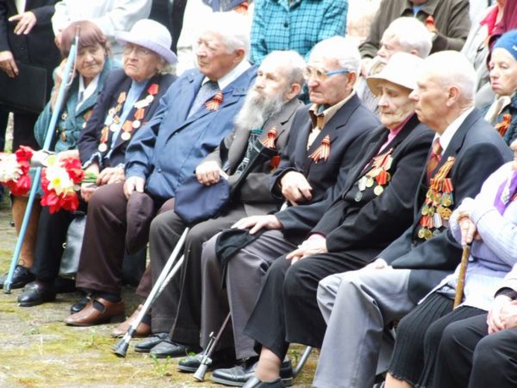 Kara veterāni svin Uzvaras dienu