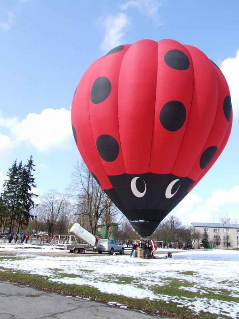 Gaisa balonā sasniedz jaunu Latvijas rekordu 