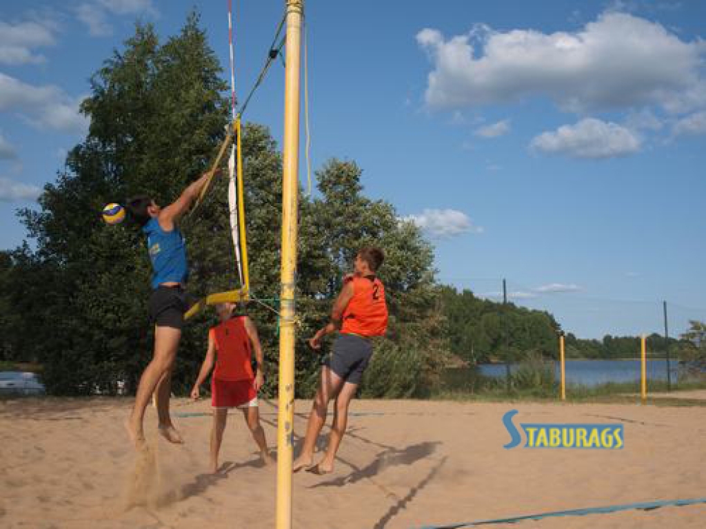 Sacenšas ar volejbolistiem no Lietuvas