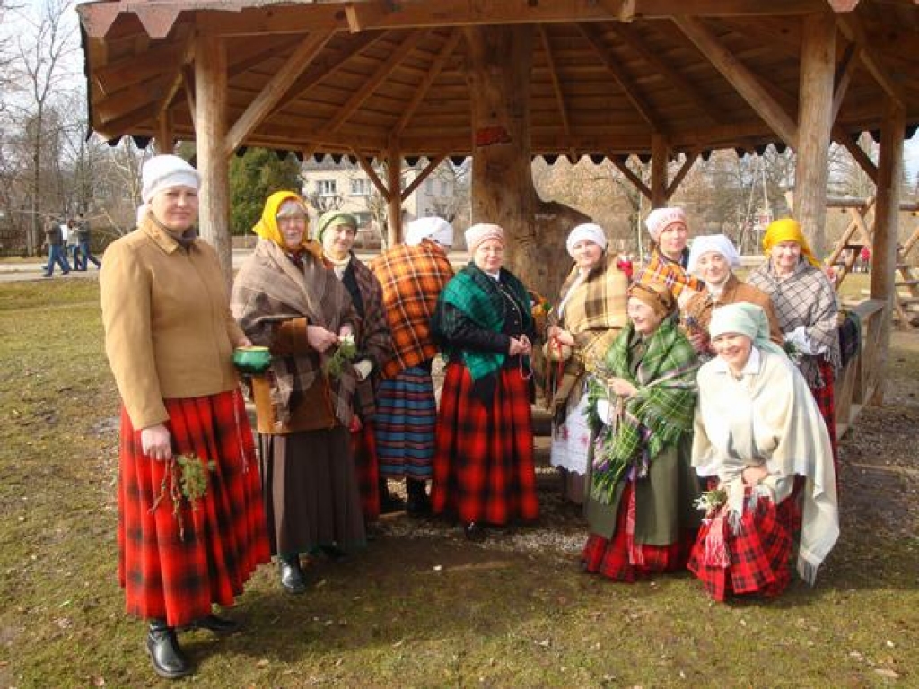 "Urgas" šūpojas un ripina olas Koknesē, Aizkrauklē un Sērenē