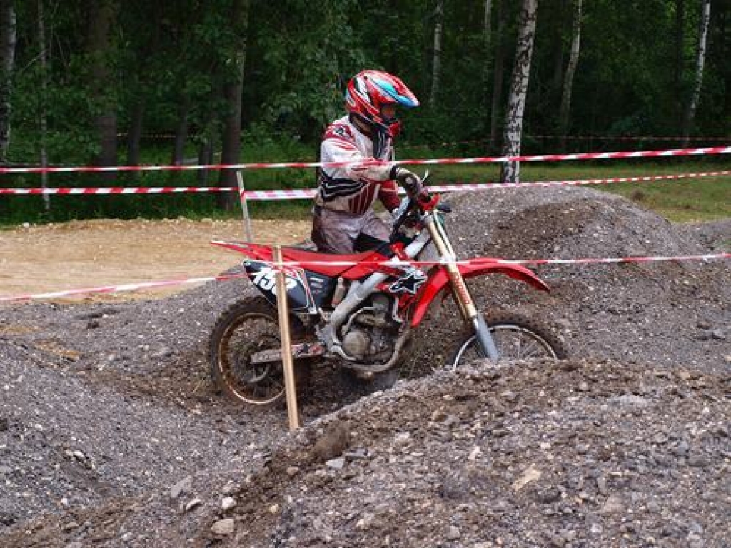 Daudzesē moto un velo piedzīvojumu sacensības