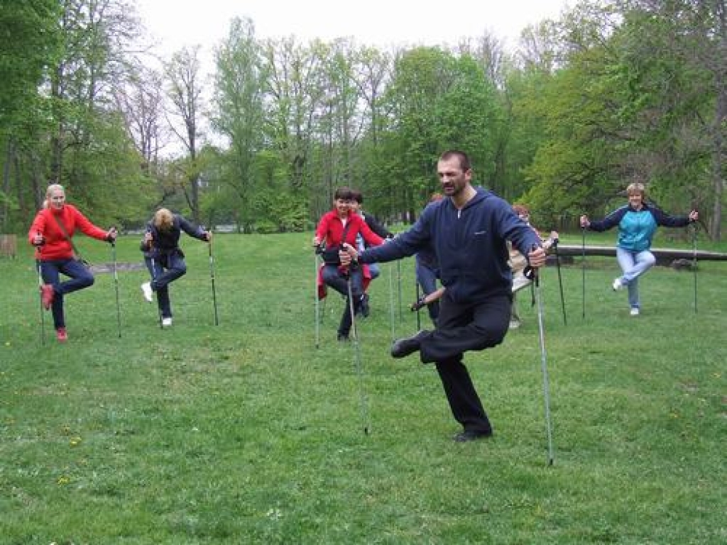 Pa vienu taku dažādas paaudzes