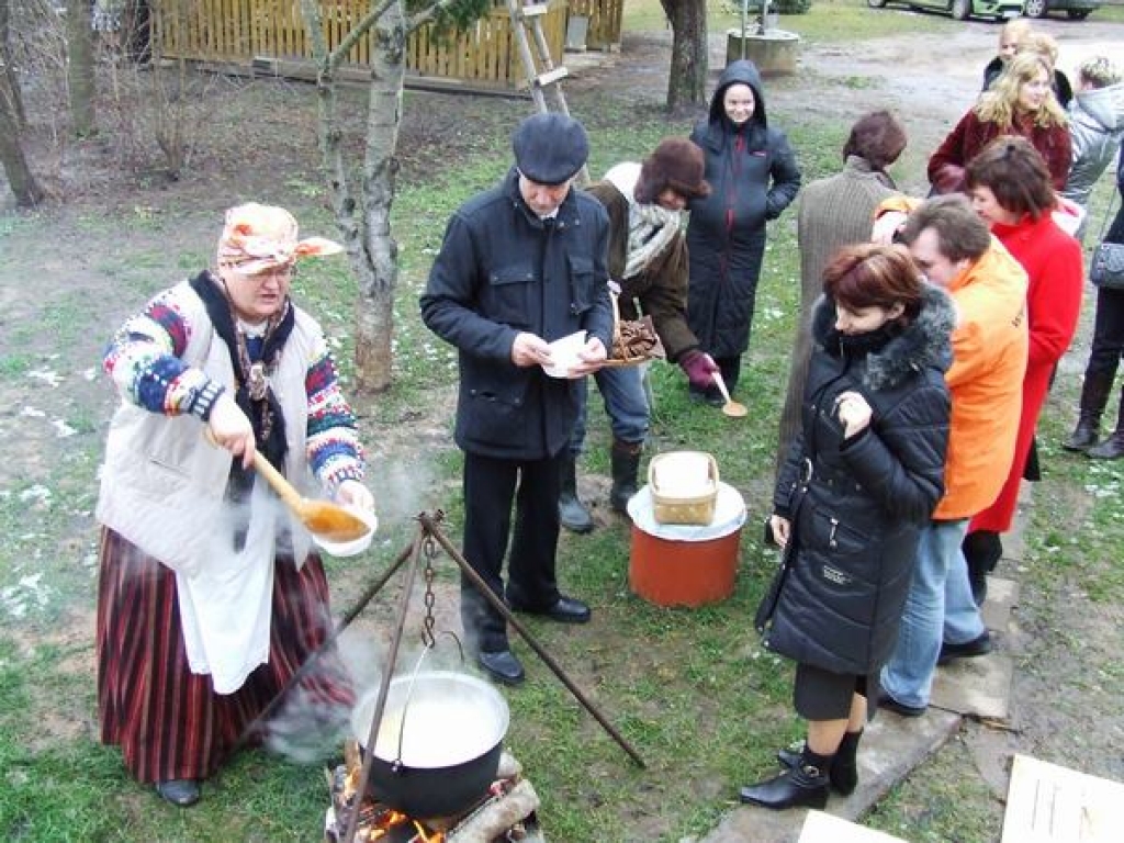 Koknesē atklāj amatniecības darbnīcu “Mazā kāpa” 