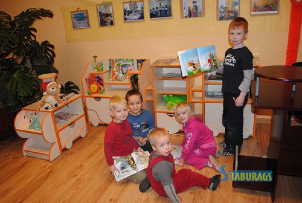 Vilcieniņš mazo kurmeniešu priekam