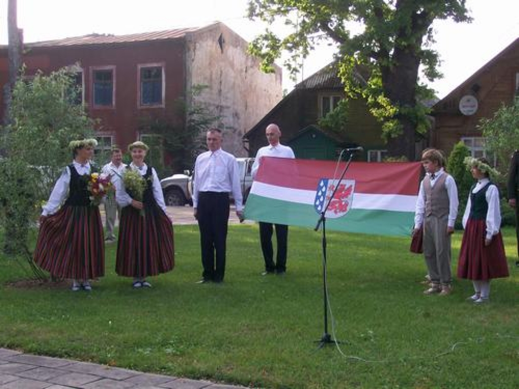 Jaunjelgavas karogs sēļu krāsās