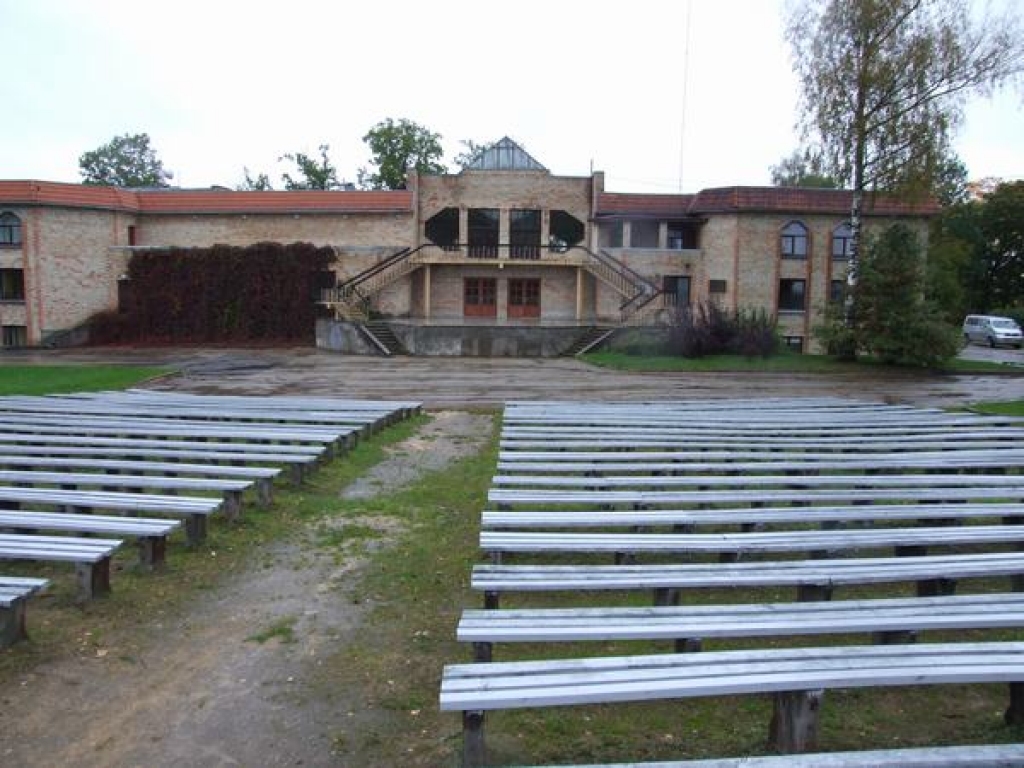 Kultūras namu un estrādi neprivatizēs