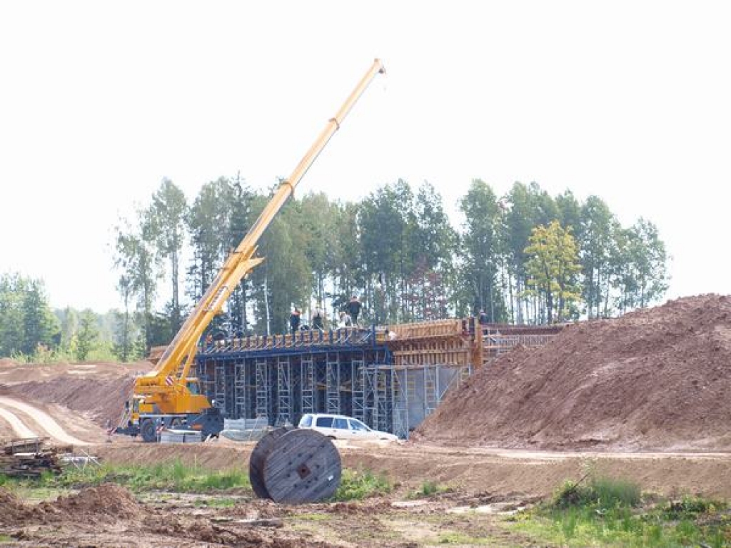 Turpina būvēt Latgales autoceļu
