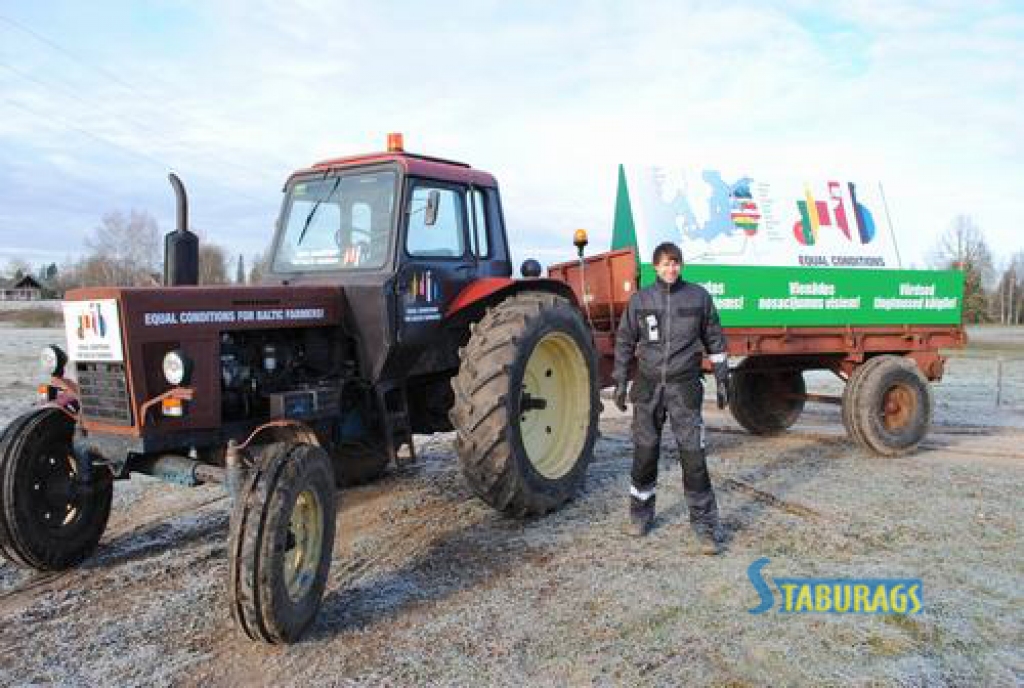 Traktors no Bebriem uz Briseli