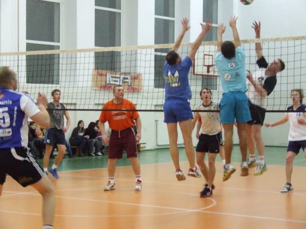 Novada kausa izcīņas mači volejbolā