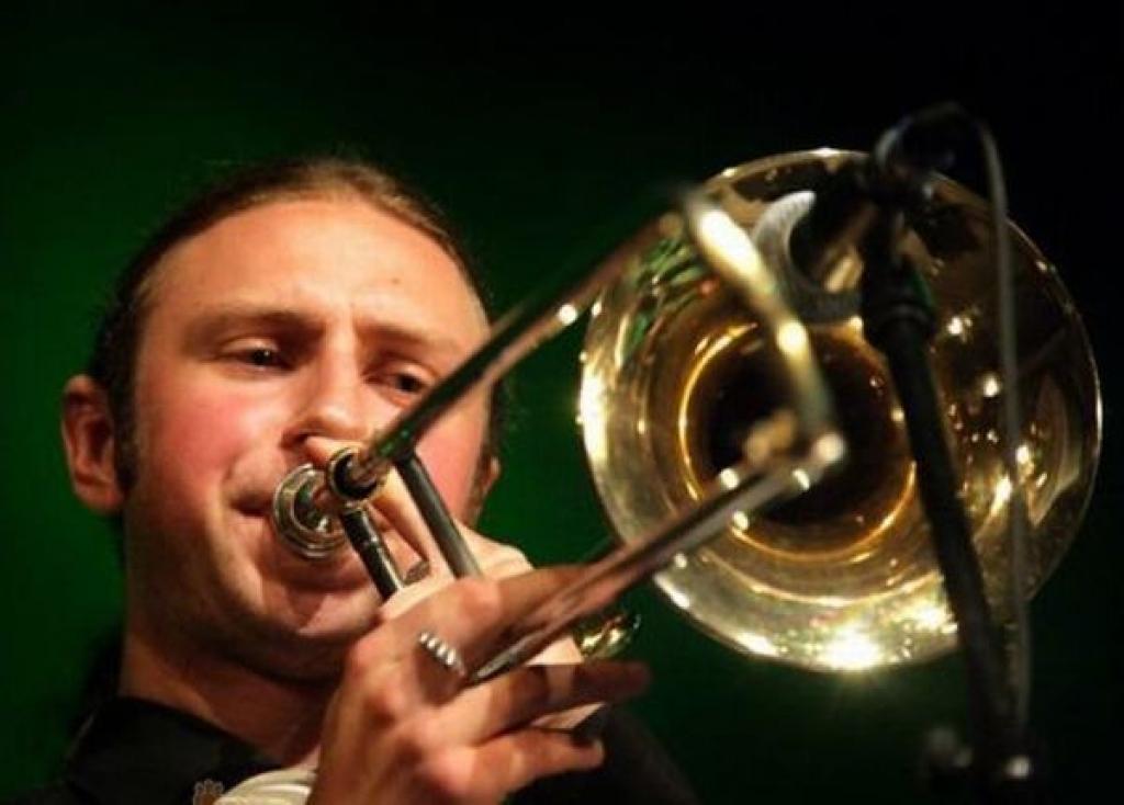 Ar trombonu uz Ameriku