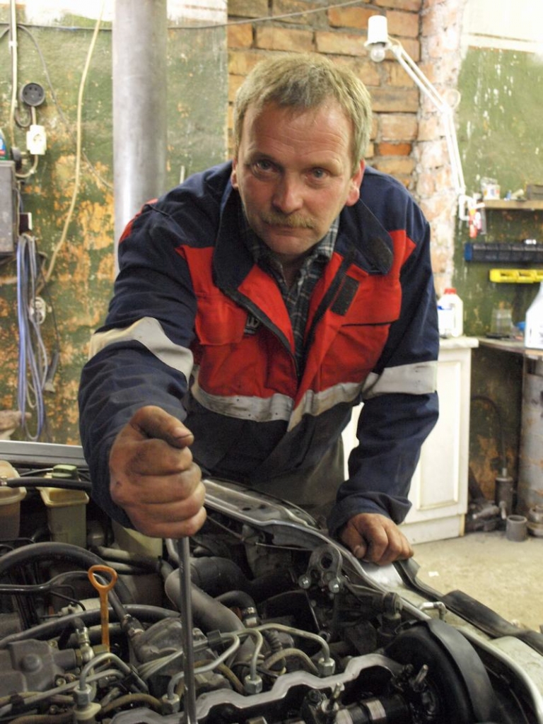 Automašīnas labo jau 30 gadu