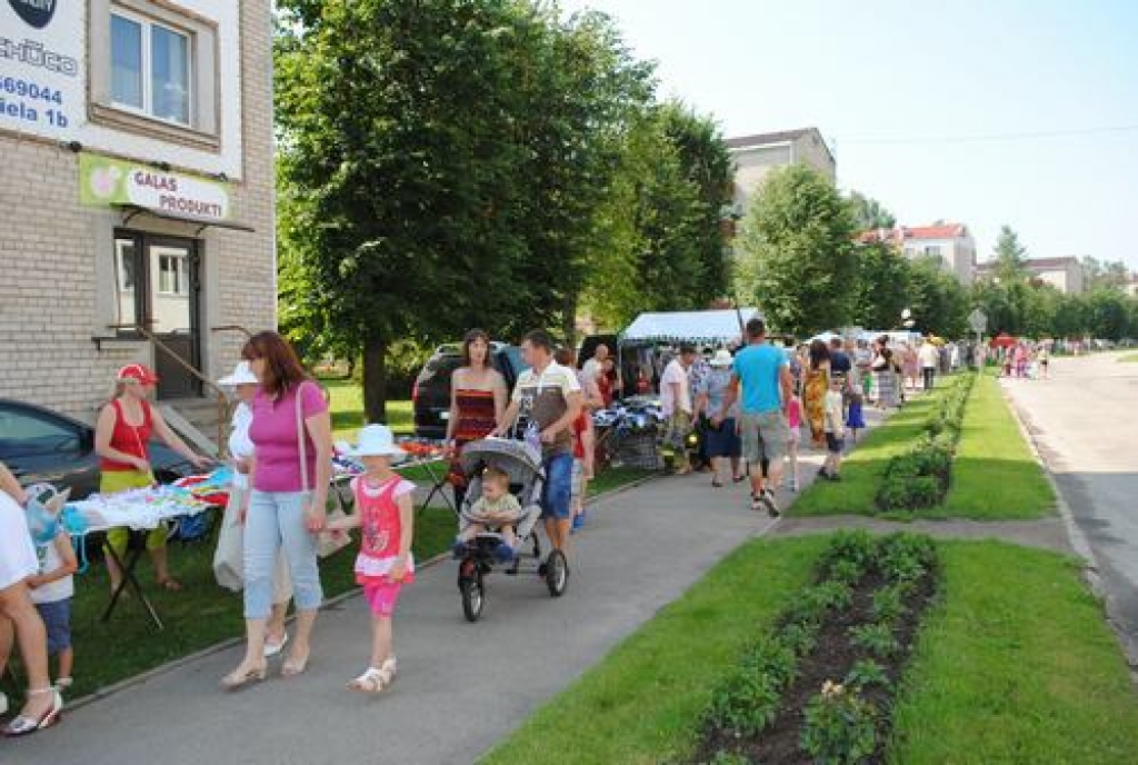 Aizkrauklē Spīdolas iela pārvēršas par tirgus ielu
