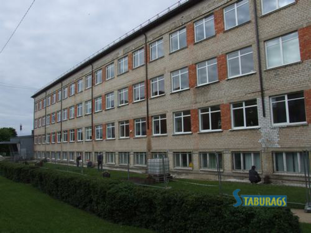 Siltinās skolu un bērnudārzu
