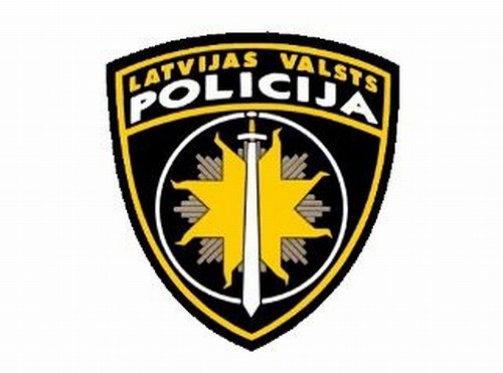 Policistiem izsaka pateicību