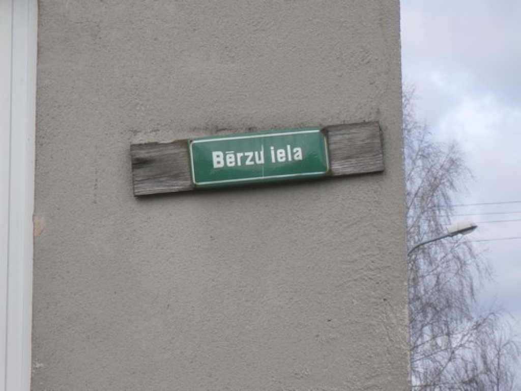 Uzmini nu!