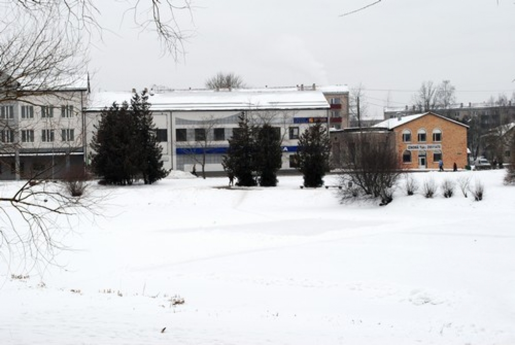 Pilsētu laukumos top slidotavas