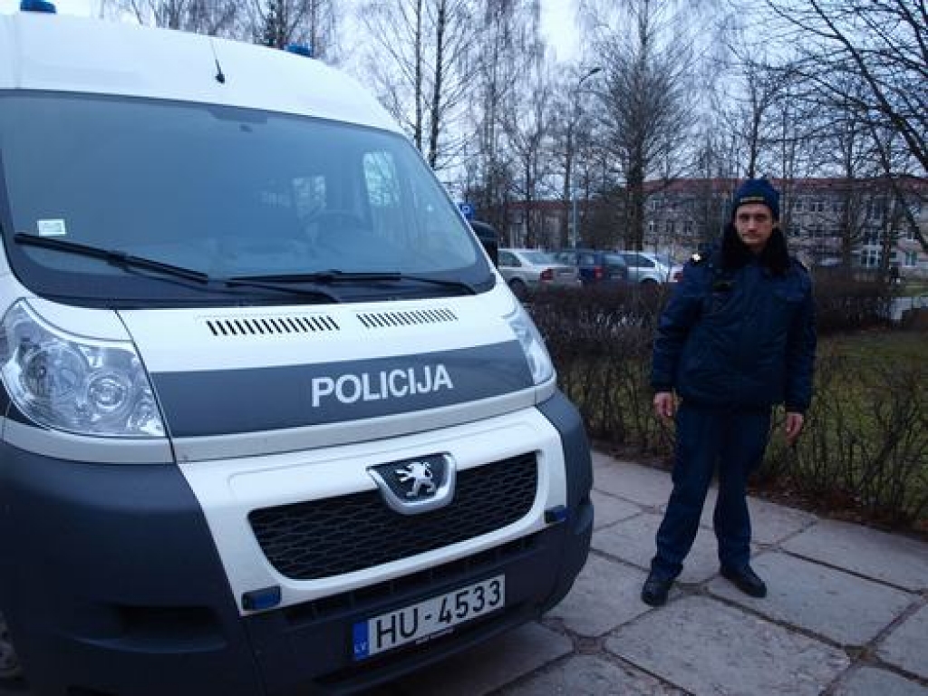 Policijai jaunas automašīnas