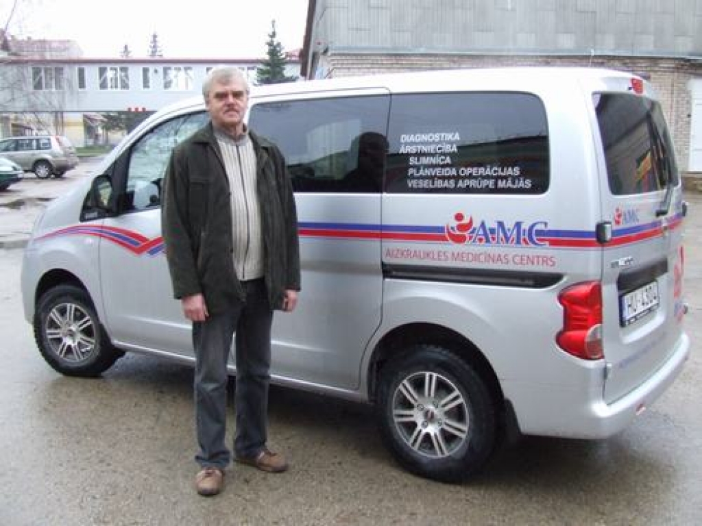 Slimnīca nopērk jaunu automašīnu 