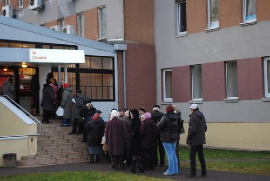 Pie “Citadeles” rinda jau pirms pulksten 9