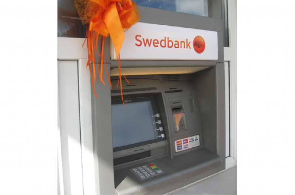 “Swedbank” plāno izvietot bankomātus 9 jaunās vietās
