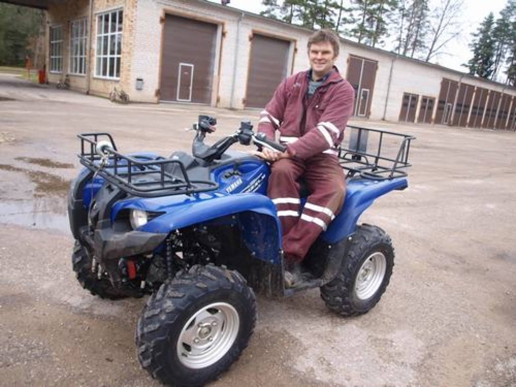 Trasēs ar kvadracikliem un sniega motocikliem 