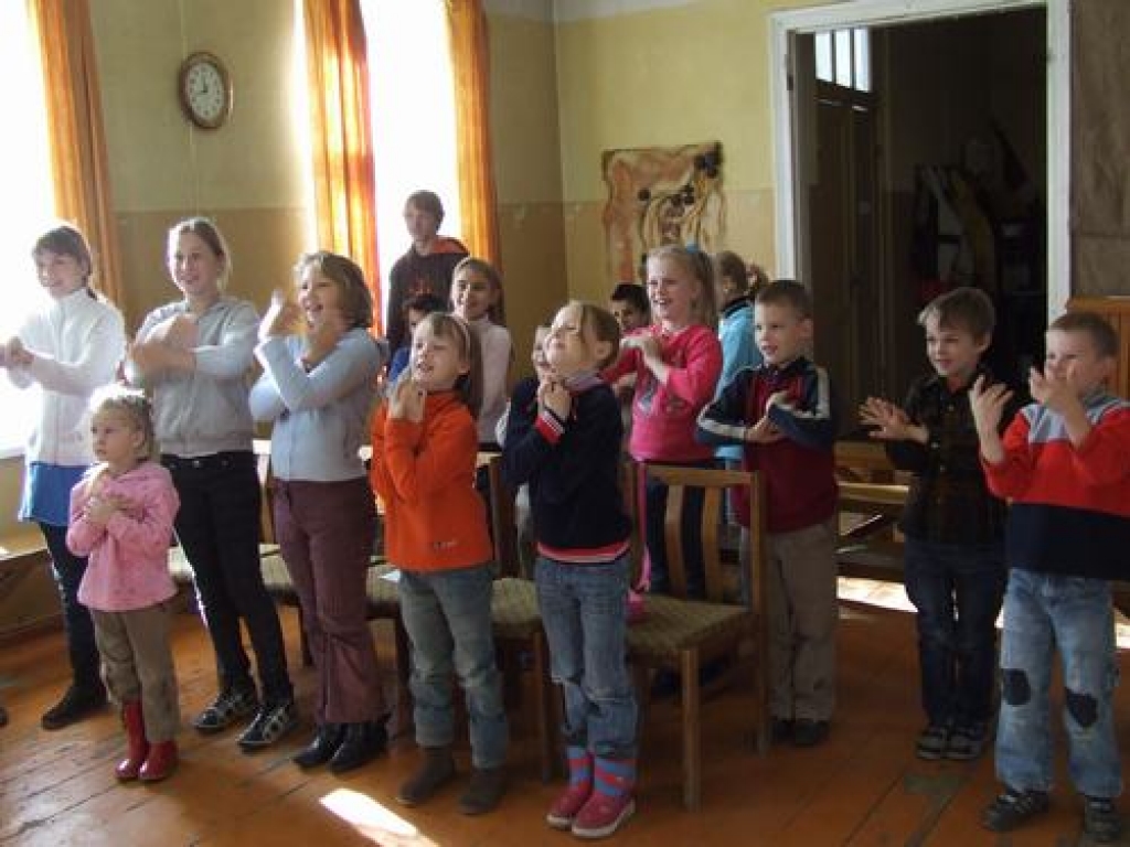 Atkal aicina svētdienas skola