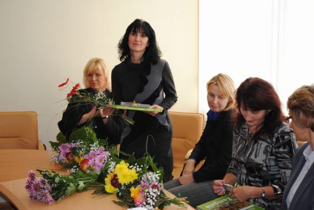 Laimīgo lozi skolotājai izvelk direktore